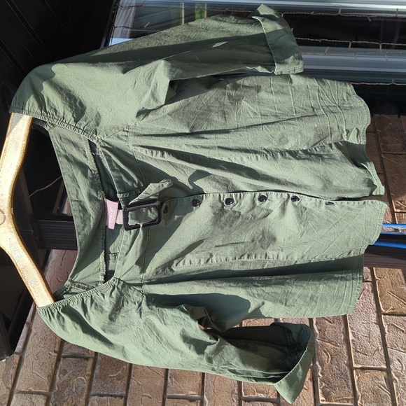 Off the Shoulder Blouse - Picture 8 of 9